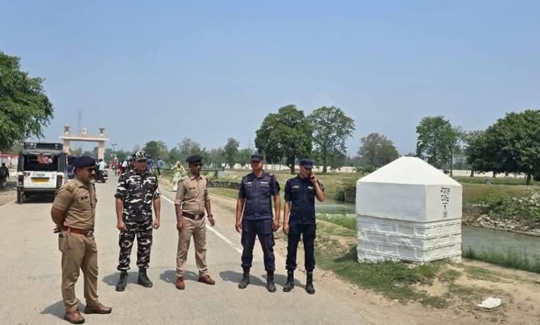 भारत-नेपाल सीमा पर अवैध गतिविधियों के खिलाफ सघन चेकिंग, चंपावत पुलिस और SSB अलर्ट 1 FB IMG 1746604984940