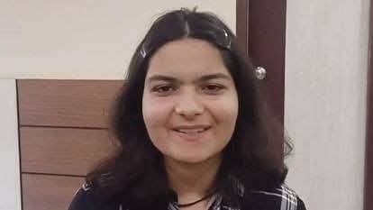 CBSE बोर्ड में 99.4% अंक लाकर रुद्रपुर की कृतिका मदान ने बढ़ाया उत्तराखंड का मान 1 FB IMG 1747141027254