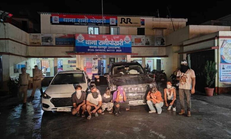 सार्वजनिक स्थल पर हुड़दंग मचाने वालों पर दून पुलिस की सख्त कार्रवाई, 9 आरोपी गिरफ्तार, दो वाहन सीज 1 FB IMG 1748582914457