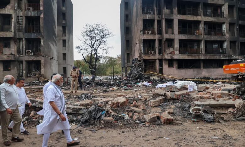 अहमदाबाद प्लेन क्रैश: PM मोदी पहुंचे दुर्घटनास्थल, जताई गहरी संवेदना 1 FB IMG 1749798963964