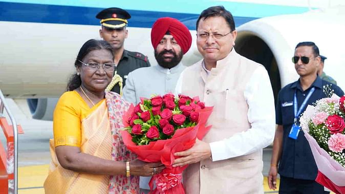 उत्तराखंड: तीन दिवसीय दौरे पर देहरादून पहुंचीं राष्ट्रपति द्रौपदी मुर्मू, प्रदेश को देंगी बड़ी सौगात 1 president draupadi murmu 33ccb002d768c947a15d1be631ae2298